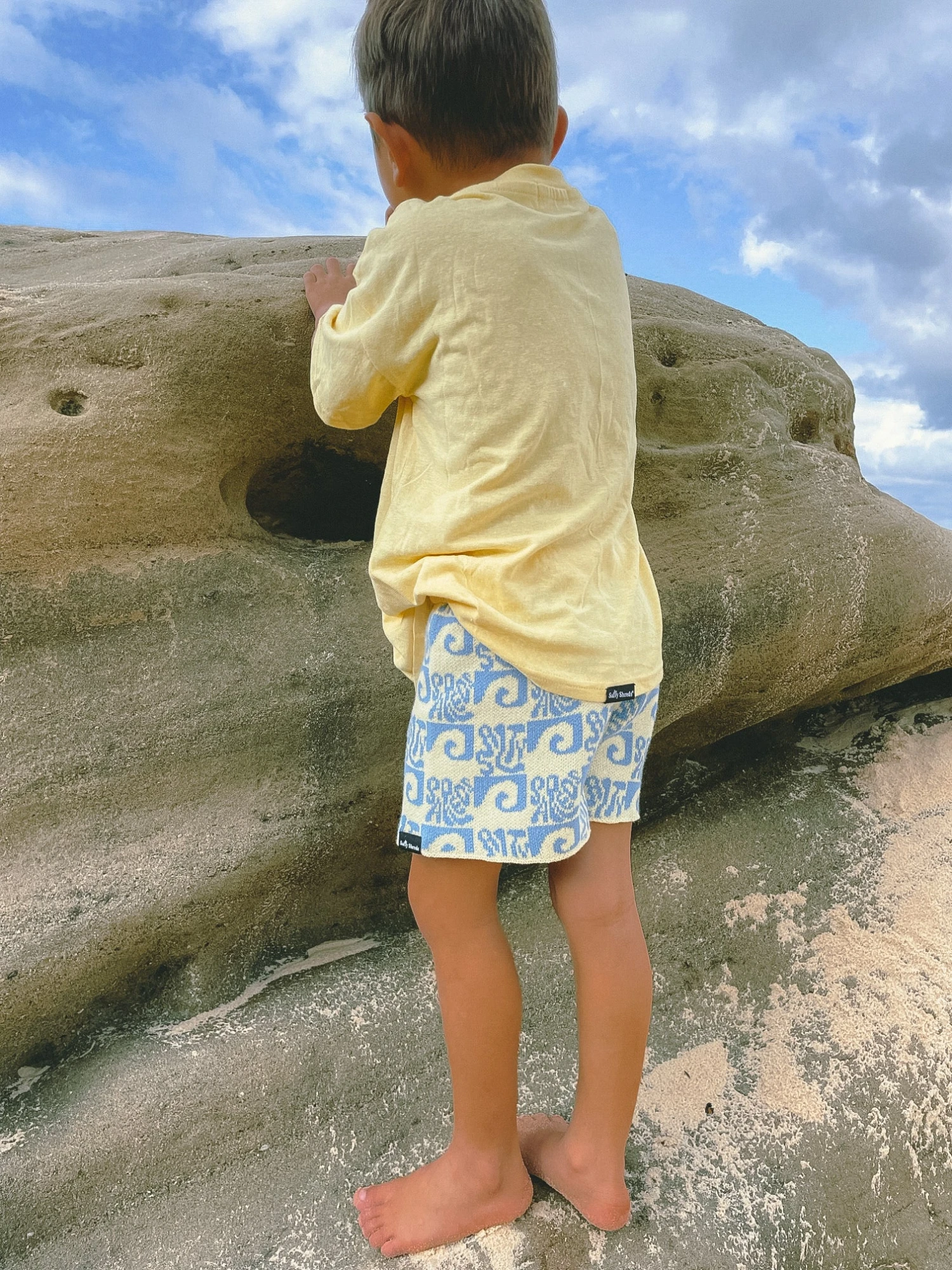 Salty Shreds Endless Waves Organic Knit Short - Blue Yellow - Groms 6 Salty Shreds Endless Waves Organic Knit Short - Blue Yellow - Groms - Image 4